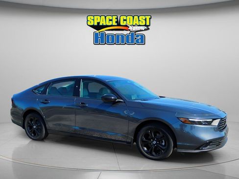 New 2025 Honda Accord SE image 1