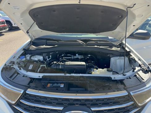 Certified 2022 Ford Explorer XLT w/ Equipment Group 202A image 37