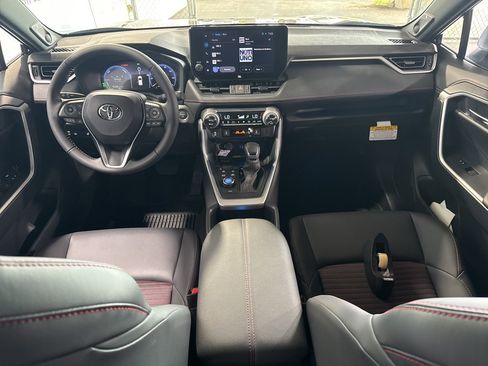 Used 2025 Toyota RAV4 XSE image 32