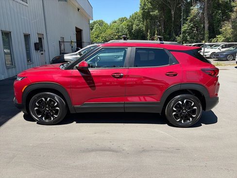 Used 2021 Chevrolet TrailBlazer LT w/ Convenience Package FWD image 4