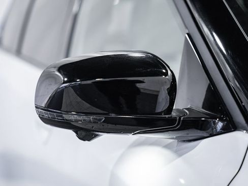 New 2026 Jeep Cherokee Overland image 16