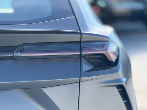 Used 2022 Lamborghini Urus image 6