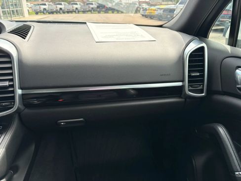 Used 2015 Porsche Cayenne S AWD/4WD image 21