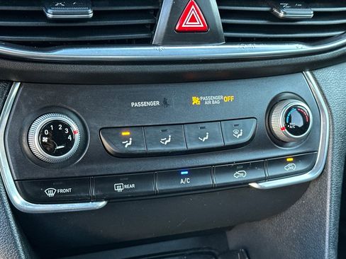 Used 2019 Hyundai Santa Fe SE image 20