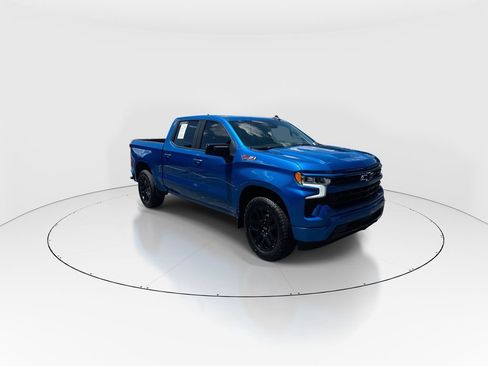Used 2023 Chevrolet Silverado 1500 RST w/ Z71 Off-Road Package AWD/4WD image 2
