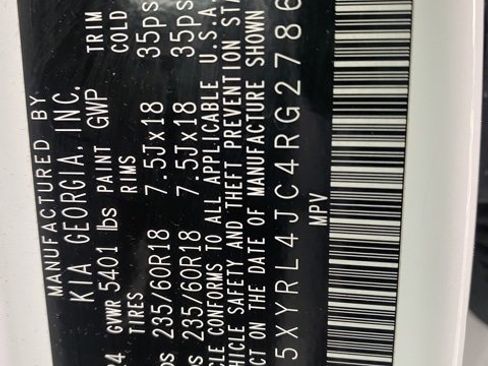 Used 2024 Kia Sorento S image 14