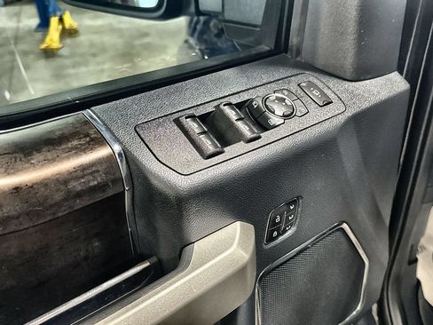 Used 2022 Ford F350 Lariat w/ Tremor Off-Road Package AWD/4WD image 14