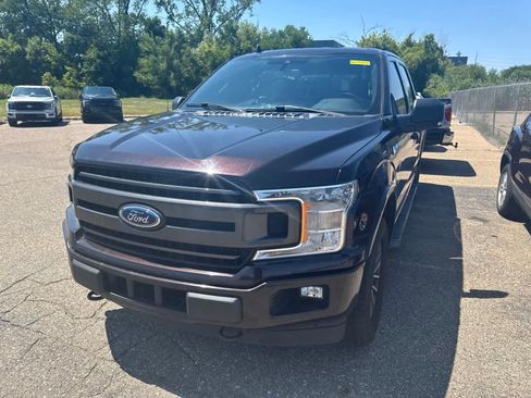 Used 2020 Ford F150 XLT w/ Equipment Group 302A Luxury AWD/4WD image 3