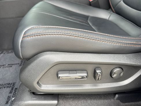 Used 2025 Honda Pilot TrailSport image 14