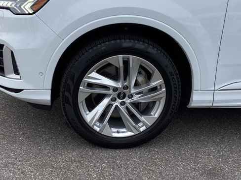 Certified 2023 Audi Q7 3.0T Premium Plus image 9