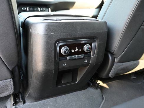 Used 2024 Chevrolet Suburban LT AWD/4WD image 16