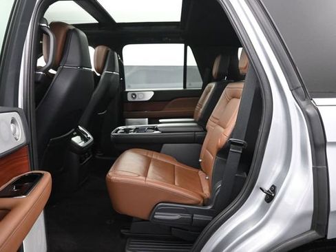 Certified 2023 Lincoln Navigator Reserve AWD/4WD image 22