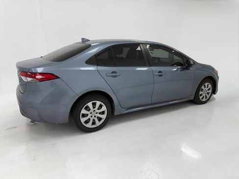 Used 2021 Toyota Corolla LE w/ Carpet Mat Package (TMS) image 21