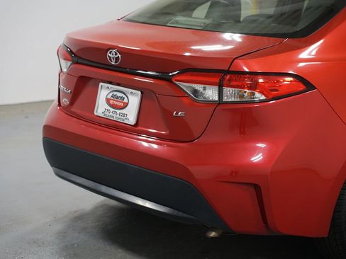 Used 2020 Toyota Corolla LE FWD image 9