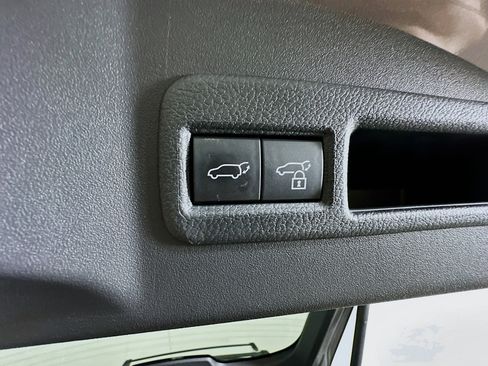 Used 2025 Toyota bZ4X FWD image 30