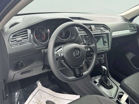 Used 2019 Volkswagen Tiguan S image 11