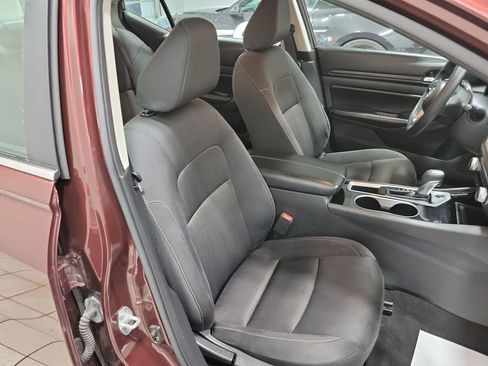 Used 2024 Nissan Altima 2.5 SV image 22