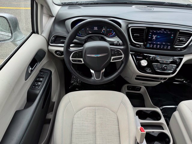 Used 2019 Chrysler Pacifica Touring Plus FWD image 14