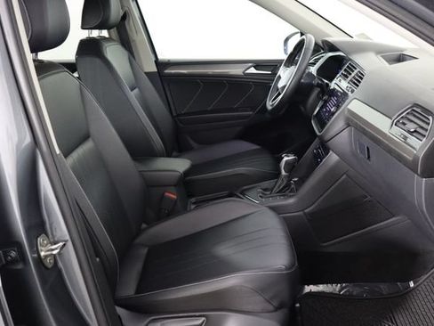 Used 2023 Volkswagen Tiguan SE FWD image 17