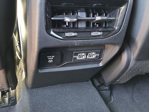 Used 2023 Jeep Grand Cherokee Altitude RWD image 16