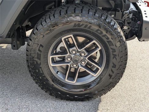 New 2025 Jeep Gladiator Mojave w/ Steel Bumper Group image 12