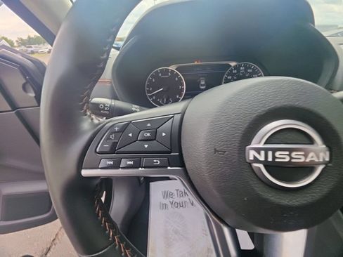 Used 2025 Nissan Sentra SR FWD image 16