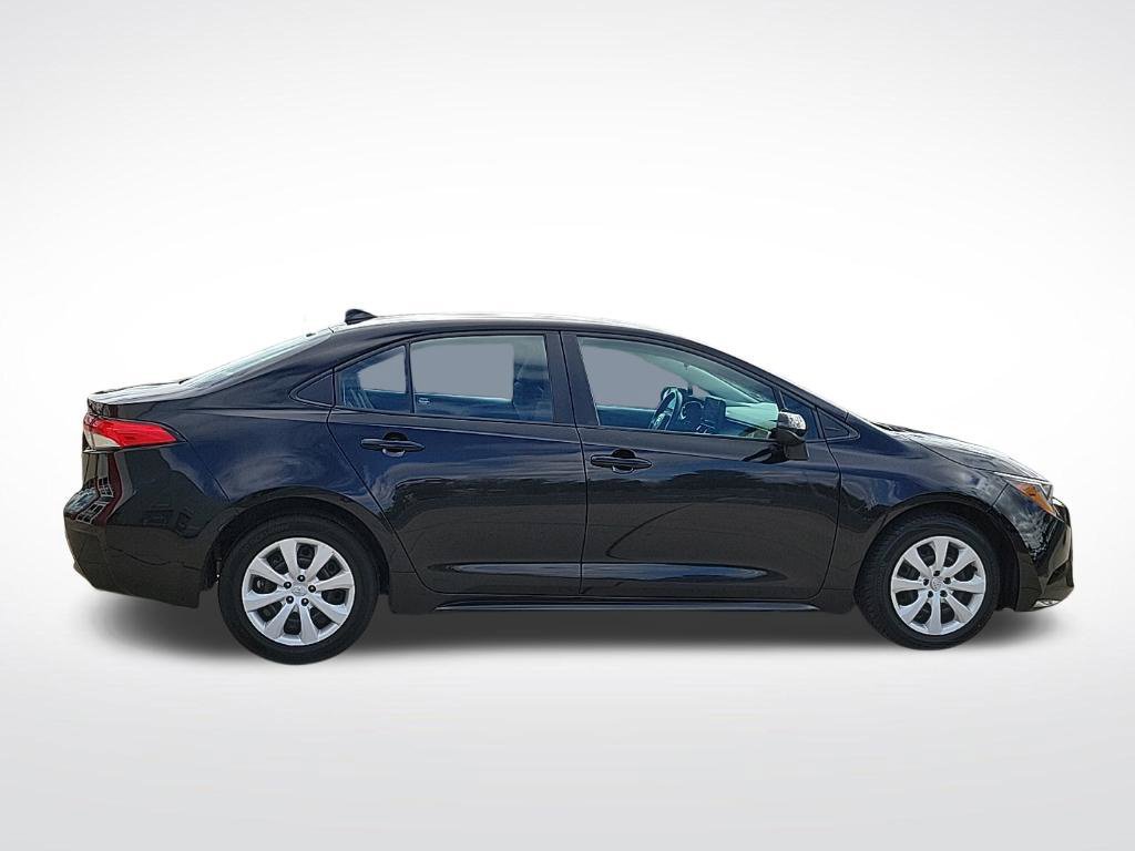 Used 2024 Toyota Corolla LE FWD image 5