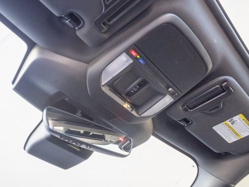 Used 2025 Subaru Forester Sport image 14