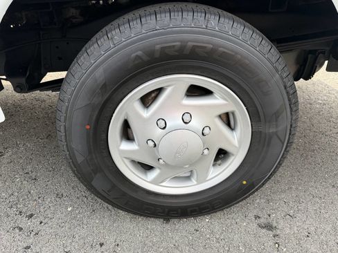 Used 2018 Ford E-350 and Econoline 350 Super Duty w/ Power Windows & Locks Group image 41