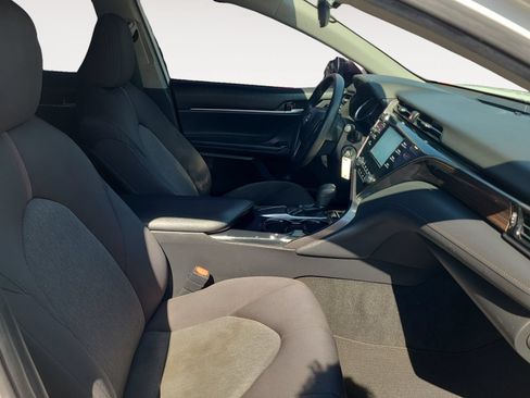 Used 2019 Toyota Camry LE FWD image 15