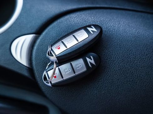 Used 2010 Nissan 370Z Touring w/ Sport Pkg RWD image 73