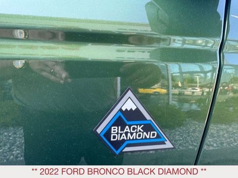 Used 2022 Ford Bronco Black Diamond image 10