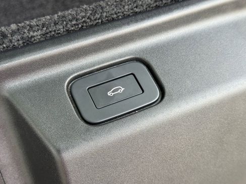 Used 2023 Land Rover Range Rover Long Wheelbase SE image 50