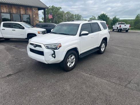Used 2024 Toyota 4Runner SR5 image 2