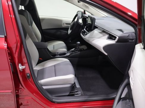 Used 2025 Toyota Corolla LE FWD image 22