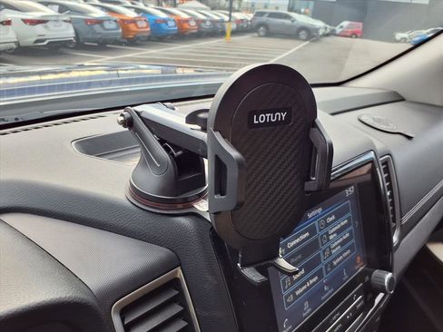 Used 2023 Nissan Frontier SV image 24