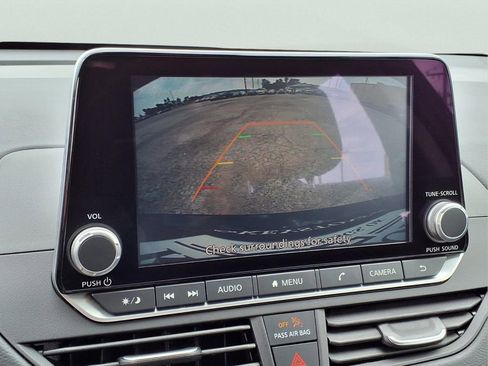 Used 2025 Nissan Altima 2.5 S FWD image 11