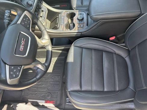Used 2022 GMC Acadia Denali w/ Denali Technology Package AWD/4WD image 21