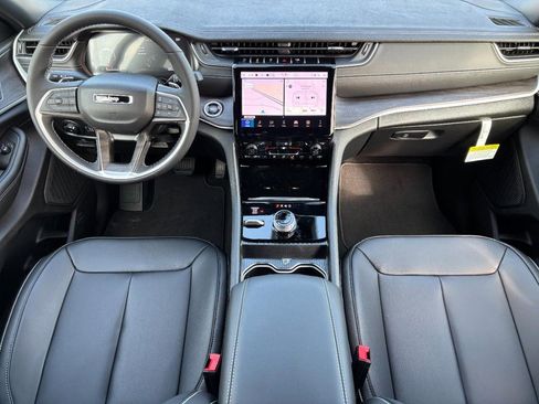 New 2025 Jeep Grand Cherokee L Limited w/ Trailer Tow Package image 10