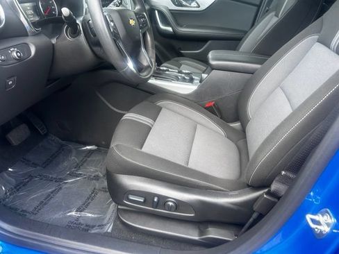 Used 2025 Chevrolet Blazer LT FWD image 8