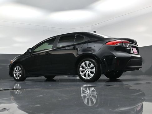 Used 2026 Toyota Corolla LE FWD image 16