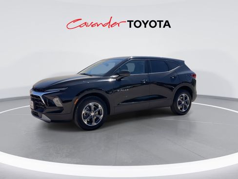 Used 2025 Chevrolet Blazer LT image 4