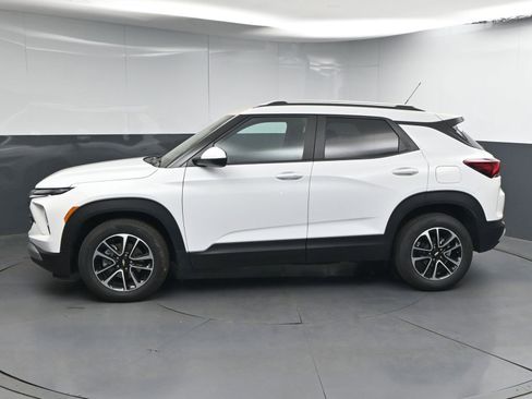 Used 2025 Chevrolet TrailBlazer LT image 4