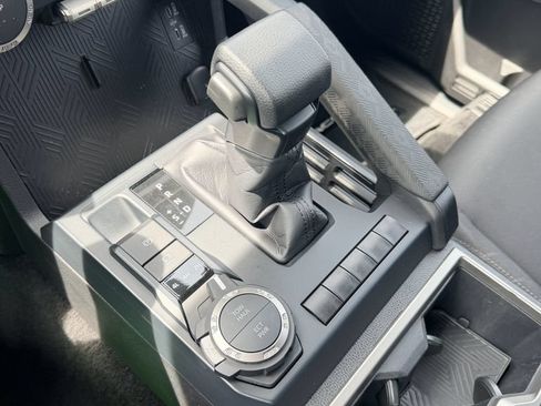 Used 2024 Toyota Tacoma SR5 AWD/4WD image 19