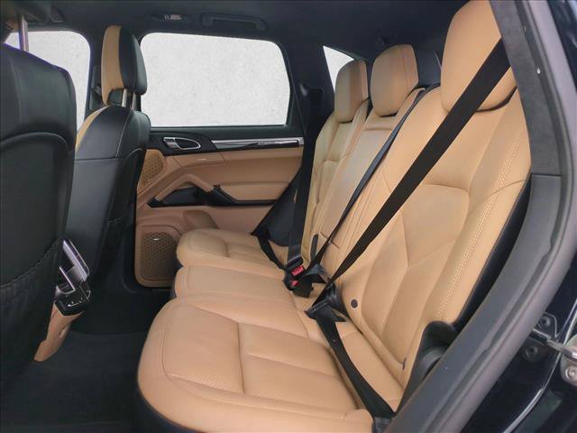 Used 2016 Porsche Cayenne Diesel AWD/4WD image 20