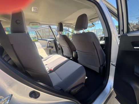 Used 2015 Toyota RAV4 XLE FWD image 12