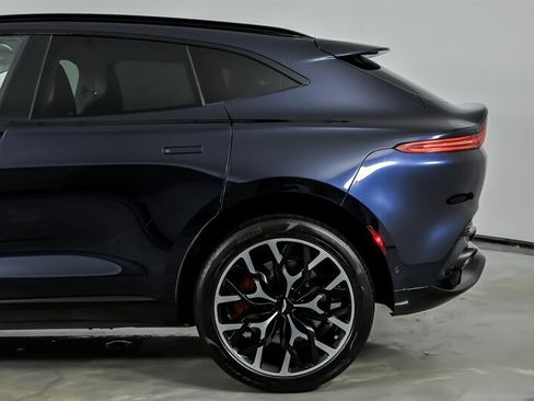 Used 2022 Aston Martin DBX AWD/4WD image 9
