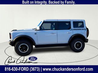 New 2025 Ford Bronco Outer Banks w/ Sasquatch Package video 3