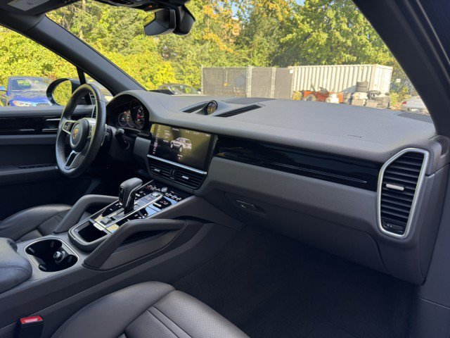 Used 2020 Porsche Cayenne AWD/4WD image 34