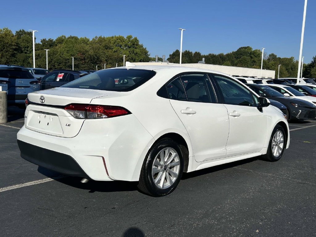 Used 2024 Toyota Corolla LE w/ LE Convenience Package FWD image 8